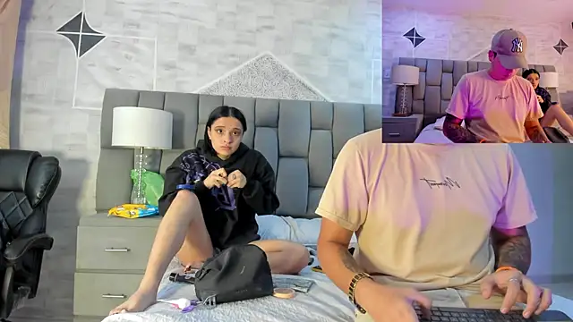 Snapshot of markAndPhilip chatting on 15, 10, 2025 markAndPhilip online show from 15, 10, 2025