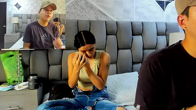 Snapshot of markAndPhilip chatting on 17, 10, 2025 markAndPhilip online show from 17, 10, 2025