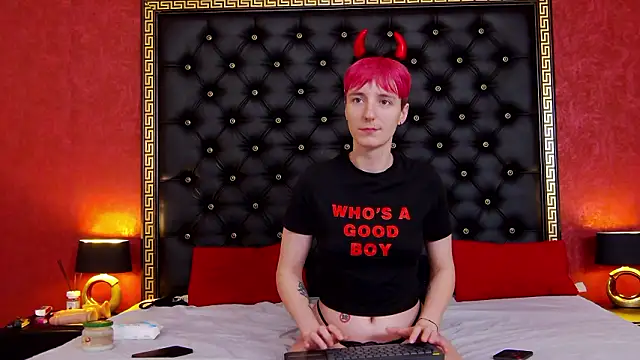 Luna Devil  online show from 12, 2, 2026