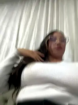 SelenaRojas online show from 28, 11, 2025