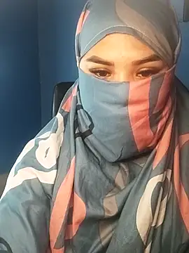 Snapshot of Nayla-Mouna chatting on 30, 10, 2025 Nayla-Mouna online show from 30, 10, 2025