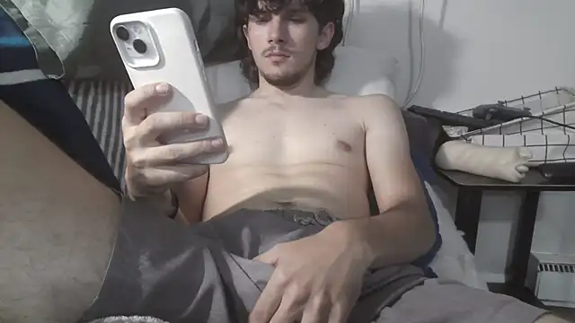 Snapshot of conradical18 chatting on 4, 10, 2025 conradical18 online show from 4, 10, 2025