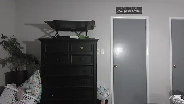 Snapshot of conradical18 chatting on 16, 12, 2025 conradical18 online show from 16, 12, 2025