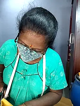 Snapshot of umashreetamil chatting on 24, 2, 2026 umashreetamil online show from 24, 2, 2026