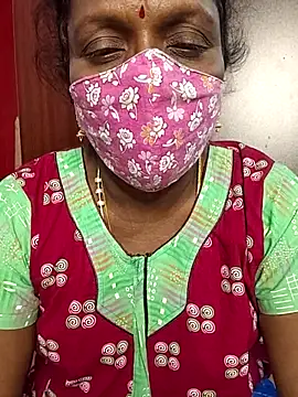 Snapshot of umashreetamil chatting on 4, 3, 2026 umashreetamil online show from 4, 3, 2026