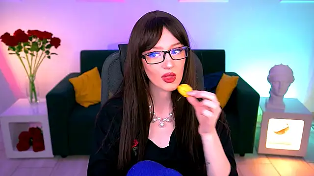 AliceWelch  online show from 27, 9, 2025