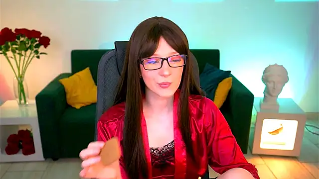 AliceWelch  online show from 28, 9, 2025