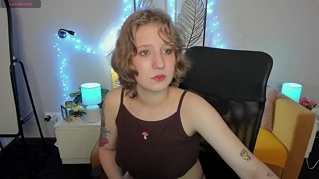Hailey Foxy online show from 19, 9, 2025