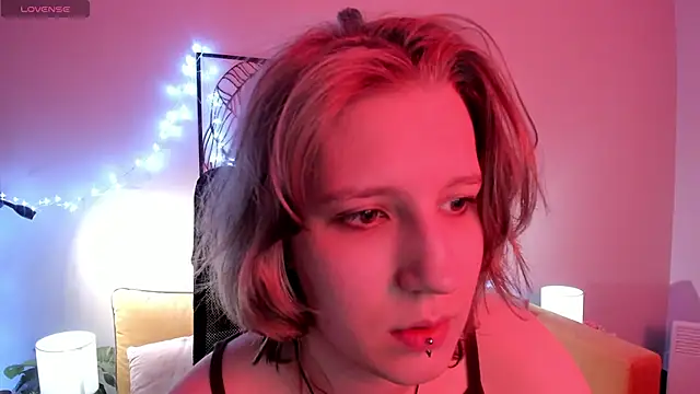 Hailey Foxy online show from 19, 10, 2025