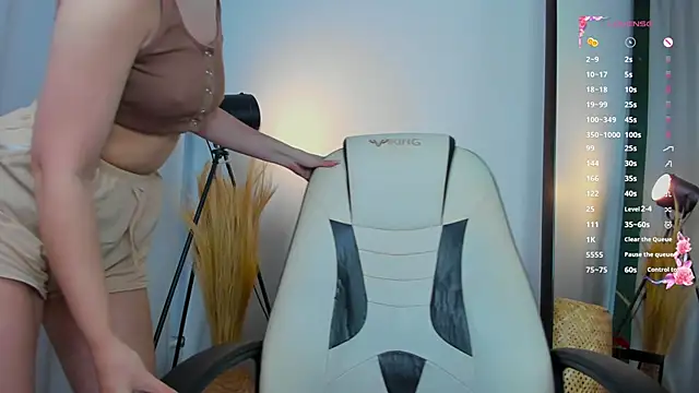 Lina Glow online show from 27, 9, 2025