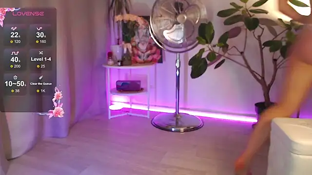 ChloeSummers online show from 12, 11, 2025