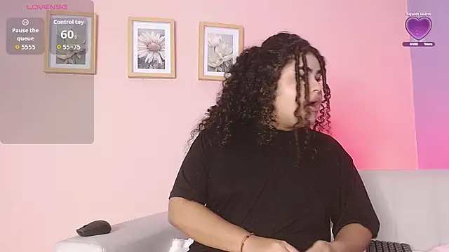 lourdes moon22 online show from 3, 10, 2025