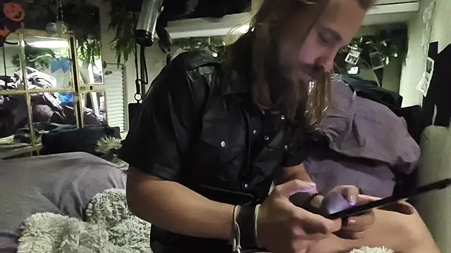 Snapshot of JuliCarl chatting on 25, 10, 2025 JuliCarl online show from 25, 10, 2025