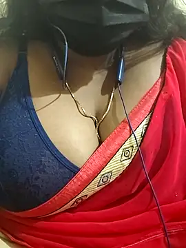Snapshot of Silk_Smitha_27 chatting on 8, 11, 2025 Silk Smitha 27 online show from 8, 11, 2025