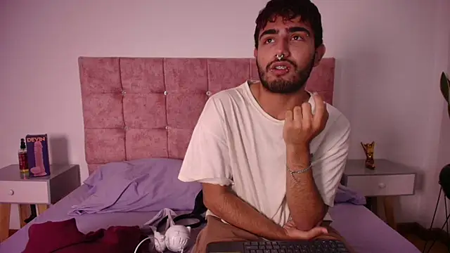 Ares Alpha online show from 8, 11, 2025