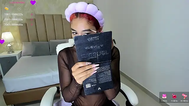 Snapshot of Scarlett_12 chatting on 6, 4, 2026 Scarlett 12 online show from 6, 4, 2026