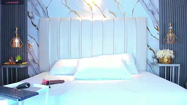 AariaLove online show from 21, 11, 2025