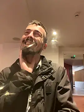 Snapshot of jaycoy22 chatting on 28, 11, 2025 jaycoy22 online show from 28, 11, 2025