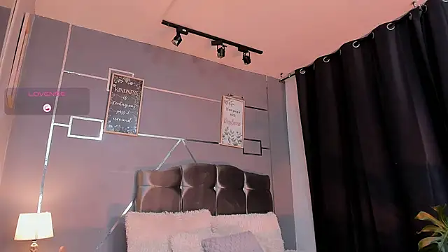 Snapshot of oliver_mr_ chatting on 19, 12, 2025 oliver mr online show from 19, 12, 2025