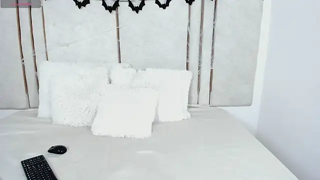 Snapshot of Lilith_dry chatting on 23, 10, 2025 Lilith dry online show from 23, 10, 2025