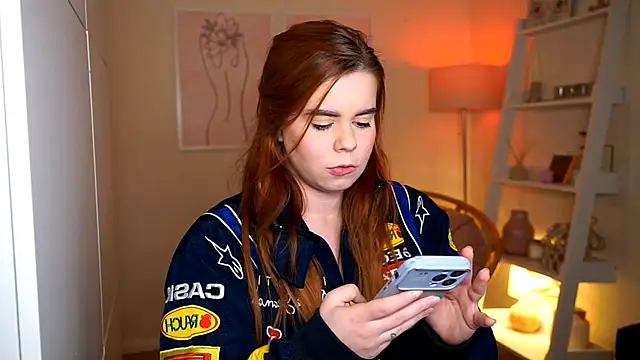 Snapshot of Red_Hotline chatting on 24, 11, 2025 Red Hotline online show from 24, 11, 2025