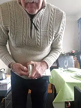 Snapshot of slaveman4you chatting on 4, 4, 2026 slaveman4you online show from 4, 4, 2026