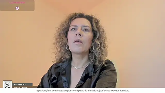 Snapshot of Paty_chic chatting on 28, 10, 2025 Paty chic online show from 28, 10, 2025