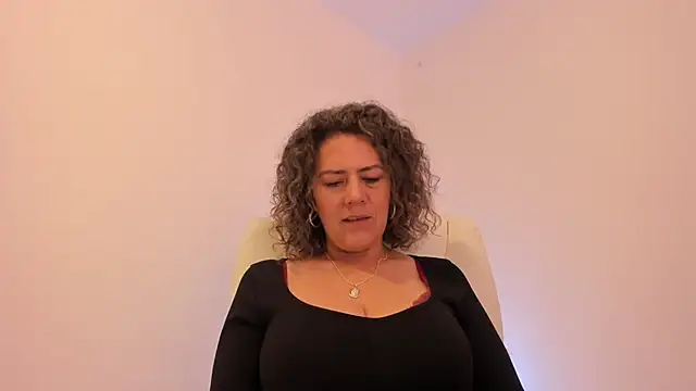 Snapshot of Paty_chic chatting on 28, 11, 2025 Paty chic online show from 28, 11, 2025