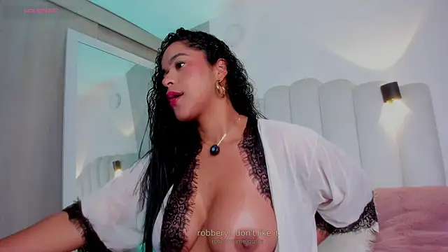 Snapshot of danna_ross25 chatting on 17, 12, 2025 danna ross25 online show from 17, 12, 2025