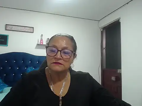 Snapshot of _Cristal chatting on 9, 9, 2025 Cristal online show from 9, 9, 2025