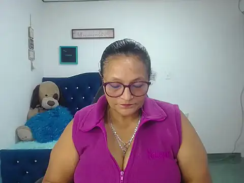 Snapshot of _Cristal chatting on 10, 9, 2025 Cristal online show from 10, 9, 2025