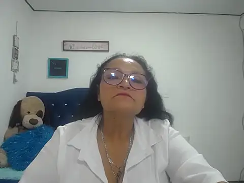 Snapshot of _Cristal chatting on 11, 9, 2025 Cristal online show from 11, 9, 2025