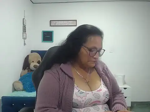 Snapshot of _Cristal chatting on 12, 9, 2025 Cristal online show from 12, 9, 2025