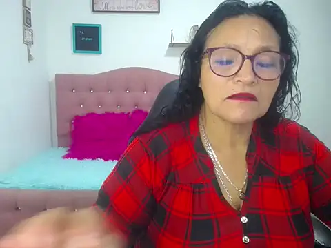 Snapshot of _Cristal chatting on 17, 9, 2025 Cristal online show from 17, 9, 2025