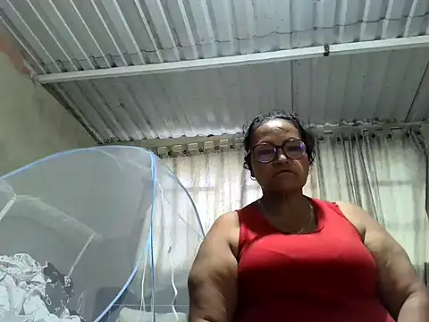 Snapshot of _Cristal chatting on 13, 10, 2025 Cristal online show from 13, 10, 2025