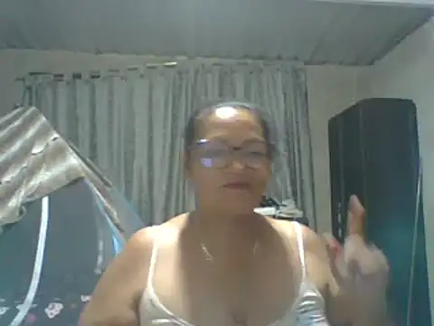 Snapshot of _Cristal chatting on 19, 10, 2025 Cristal online show from 19, 10, 2025