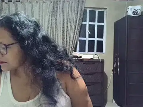 Snapshot of _Cristal chatting on 22, 10, 2025 Cristal online show from 22, 10, 2025