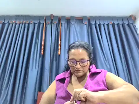 Snapshot of _Cristal chatting on 1, 11, 2025 Cristal online show from 1, 11, 2025