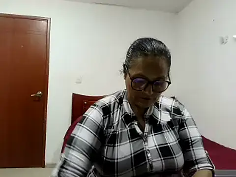 Snapshot of _Cristal chatting on 24, 11, 2025 Cristal online show from 24, 11, 2025