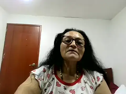 Snapshot of _Cristal chatting on 26, 11, 2025 Cristal online show from 26, 11, 2025