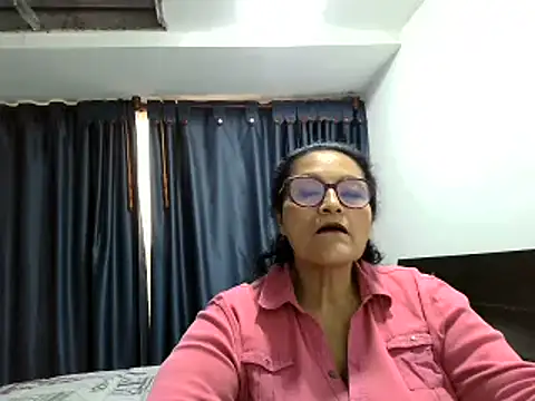 Snapshot of _Cristal chatting on 4, 12, 2025 Cristal online show from 4, 12, 2025