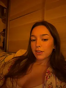 Snapshot of LillieOlive chatting on 19, 10, 2025 LillieOlive online show from 19, 10, 2025