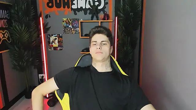 Snapshot of JackWolw chatting on 8, 10, 2025 JackWolw online show from 8, 10, 2025