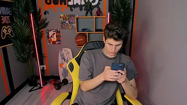 Snapshot of JackWolw chatting on 15, 10, 2025 JackWolw online show from 15, 10, 2025