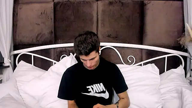 Snapshot of JackWolw chatting on 16, 10, 2025 JackWolw online show from 16, 10, 2025