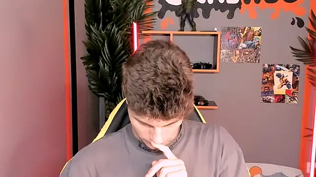 Snapshot of JackWolw chatting on 25, 10, 2025 JackWolw online show from 25, 10, 2025