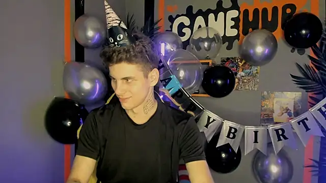 Snapshot of JackWolw chatting on 28, 10, 2025 JackWolw online show from 28, 10, 2025