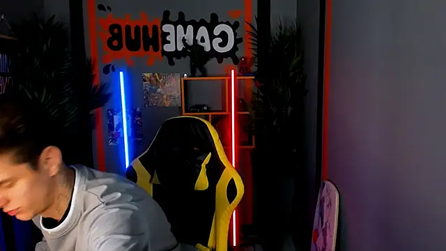 Snapshot of JackWolw chatting on 11, 11, 2025 JackWolw online show from 11, 11, 2025