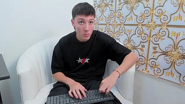 LittleDanny  online show from 25, 11, 2025