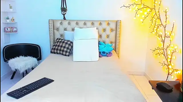 LenaStylesOA online show from 5, 10, 2025